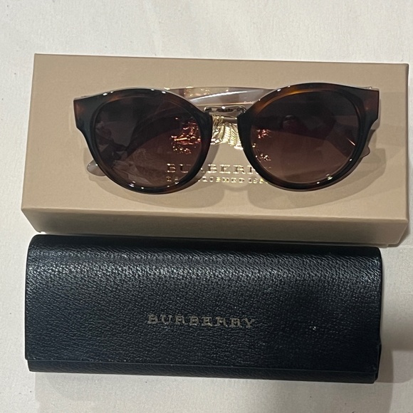 Burberry Sunglasses - Picture 1 of 6
